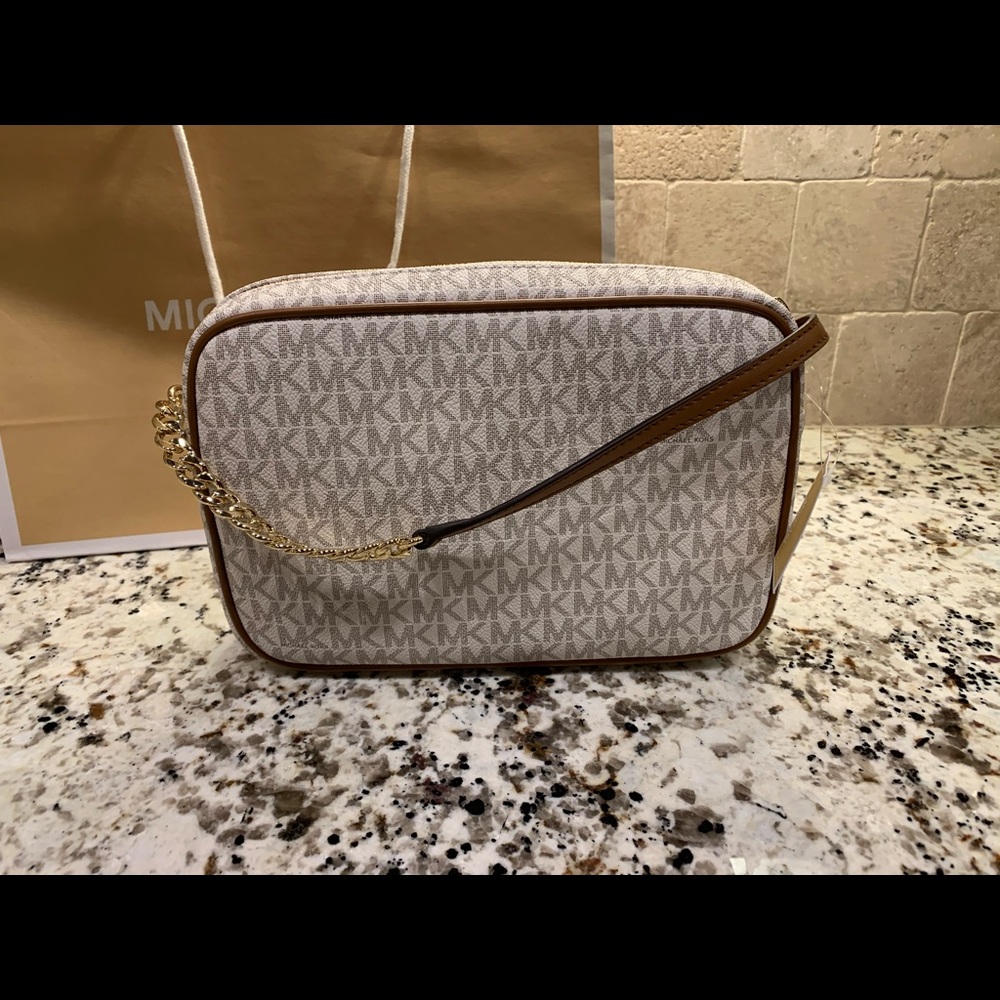 β¨π SOLD π Michael Kors ASPEN Large EW Crossbody Bagπβ¨ - Picture 8 of 12